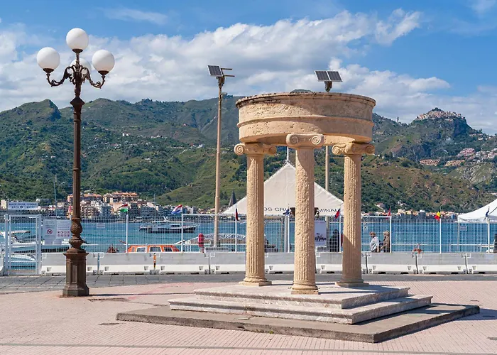 Marina's * Giardini Naxos