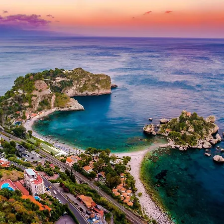 Marina's Giardini-Naxos