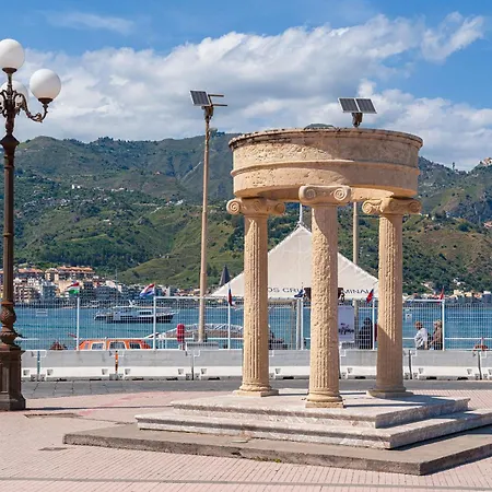 Marina's * Giardini Naxos
